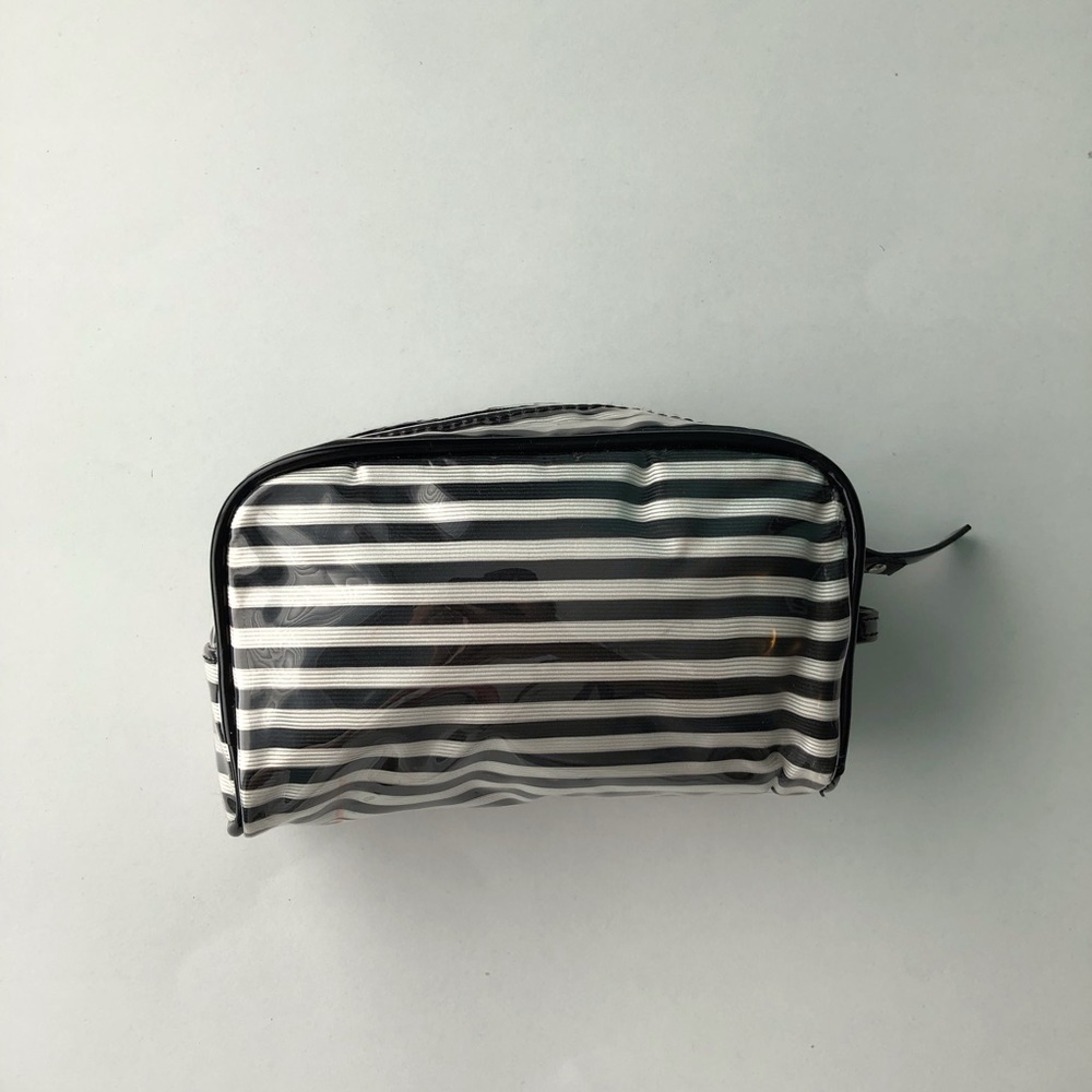 (FREE) Waterproof Makeup bag